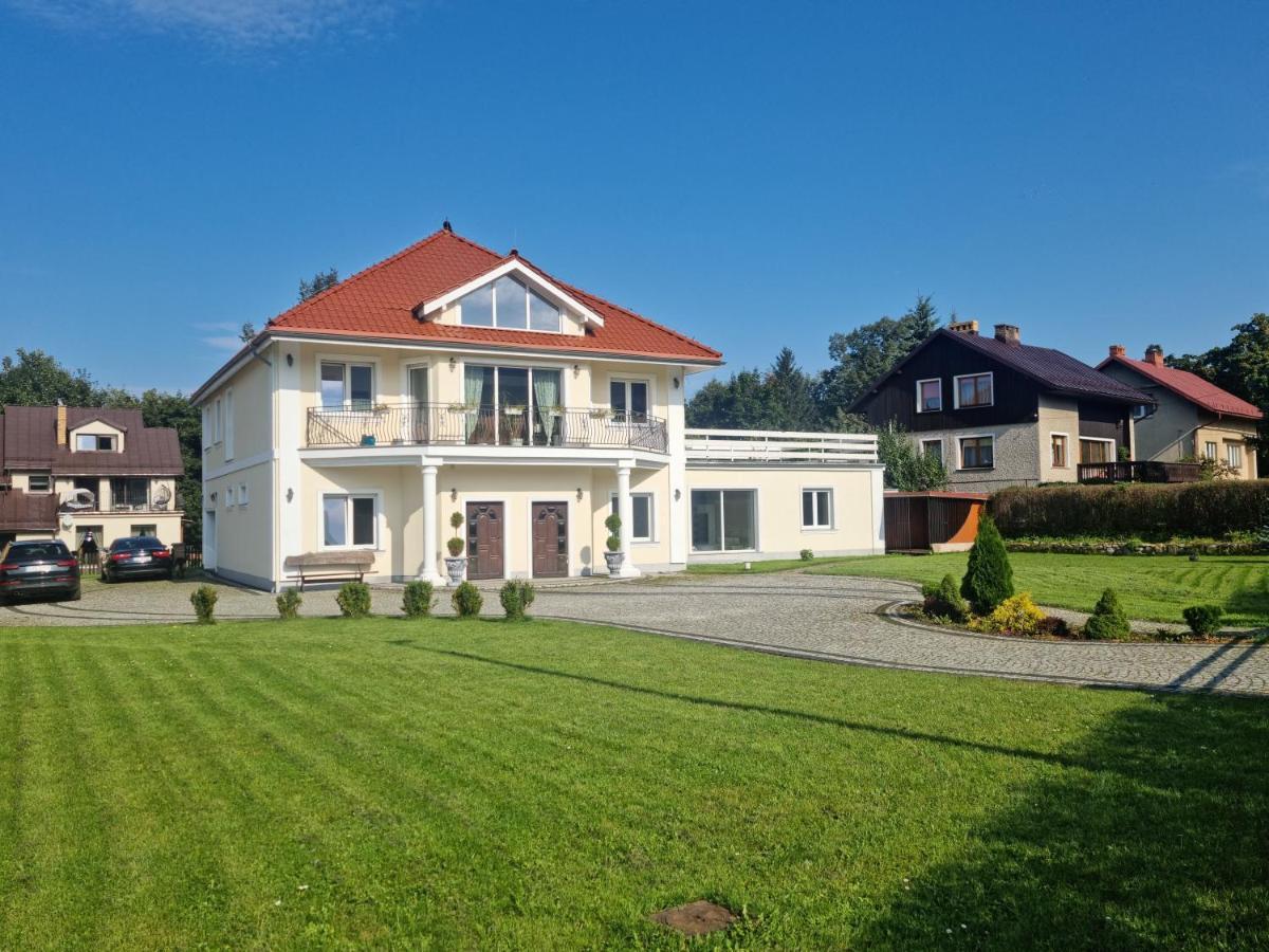 Apartament W Karkonoszach Apartment โควารี ภายนอก รูปภาพ
